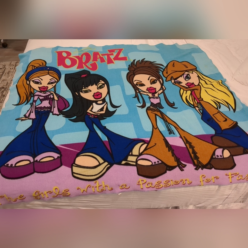 Vintage Y2K Bratz Dolls Fleece Blanket Throw 50 inch X 50 inch 2003